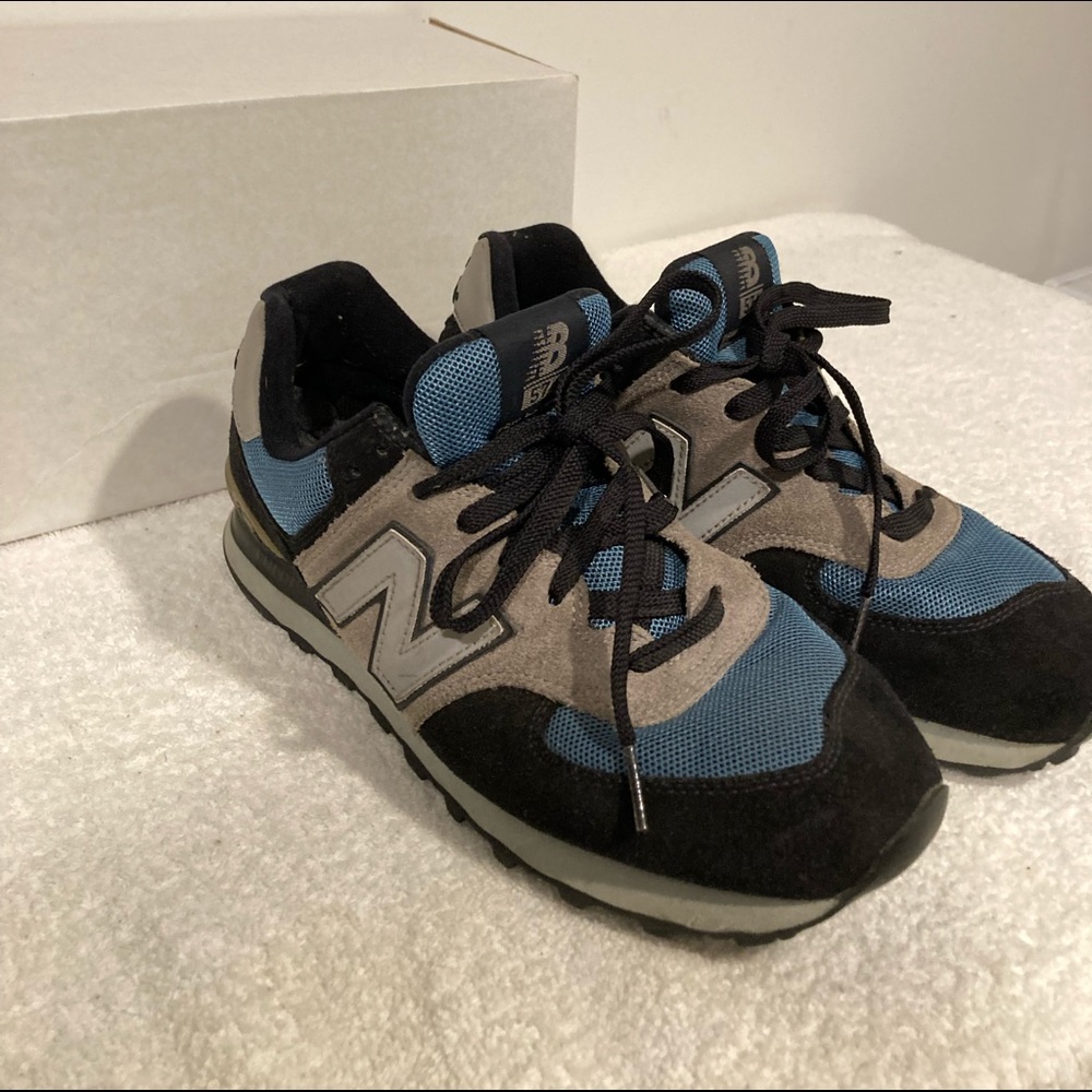 574 New Balances Men Size 8.5